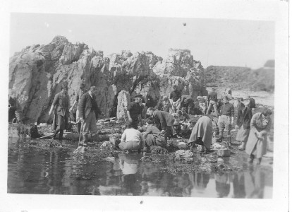 mg4.1_class_at_the_shore_1933_.jpg